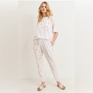 First Love Coral Star Lounge Set PJ Set Women’s Large